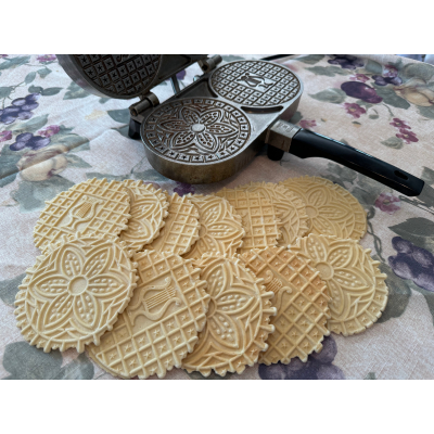 Model 7500 - Extra Thin Pizzelle Iron