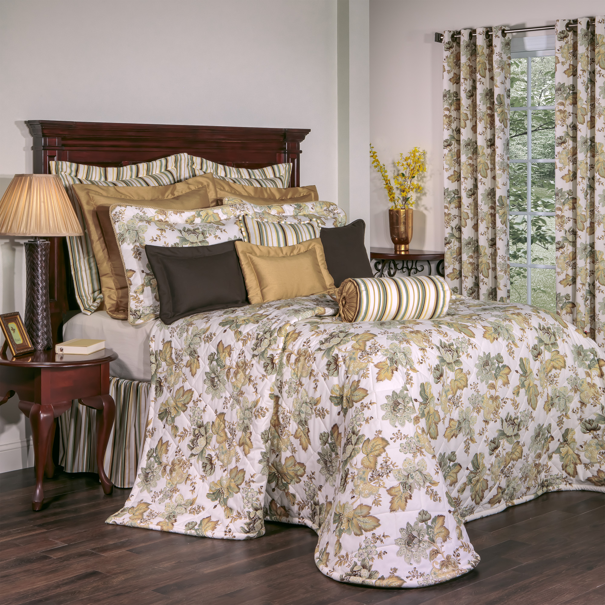 Pontoise Bedspreads